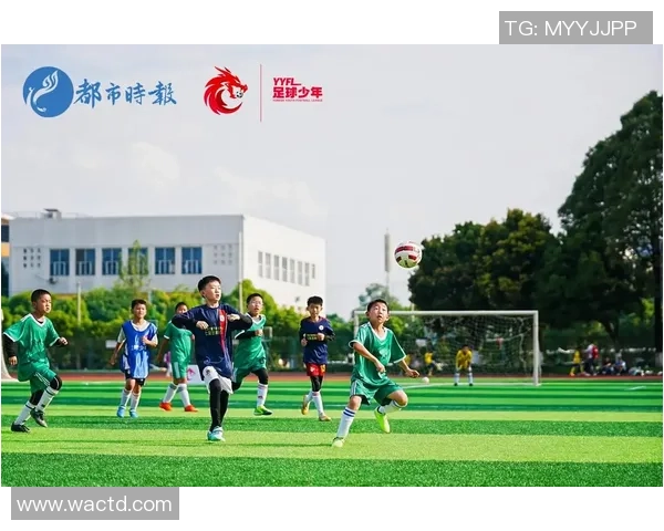 大学足球的魅力与挑战：在绿茵场上收获成长与友谊的感悟